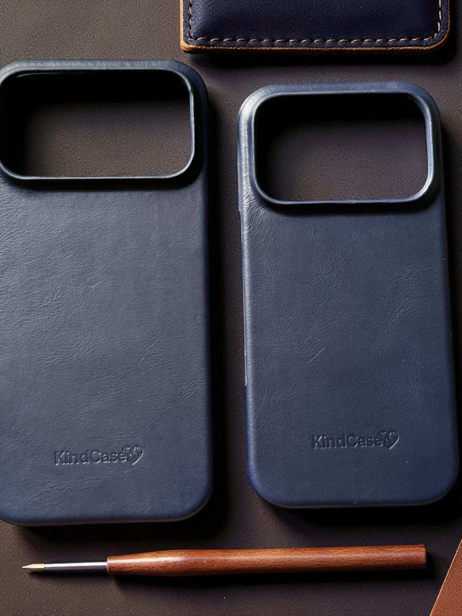 KindCase iPhone 17 PRO (Navy Blue) Natural Leather Case
